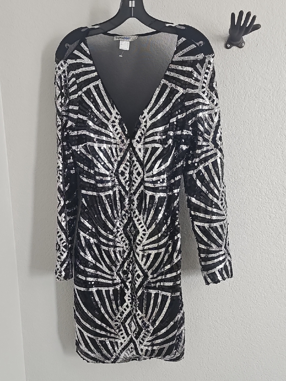 bailey blue Black and Silver Sequin Long Sleeve V-Neck Dress